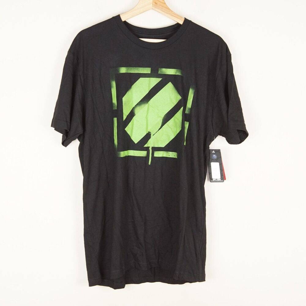 NEW UFC Green Spray Paint Print Black Short Sleeve Tee Shirt Sz L